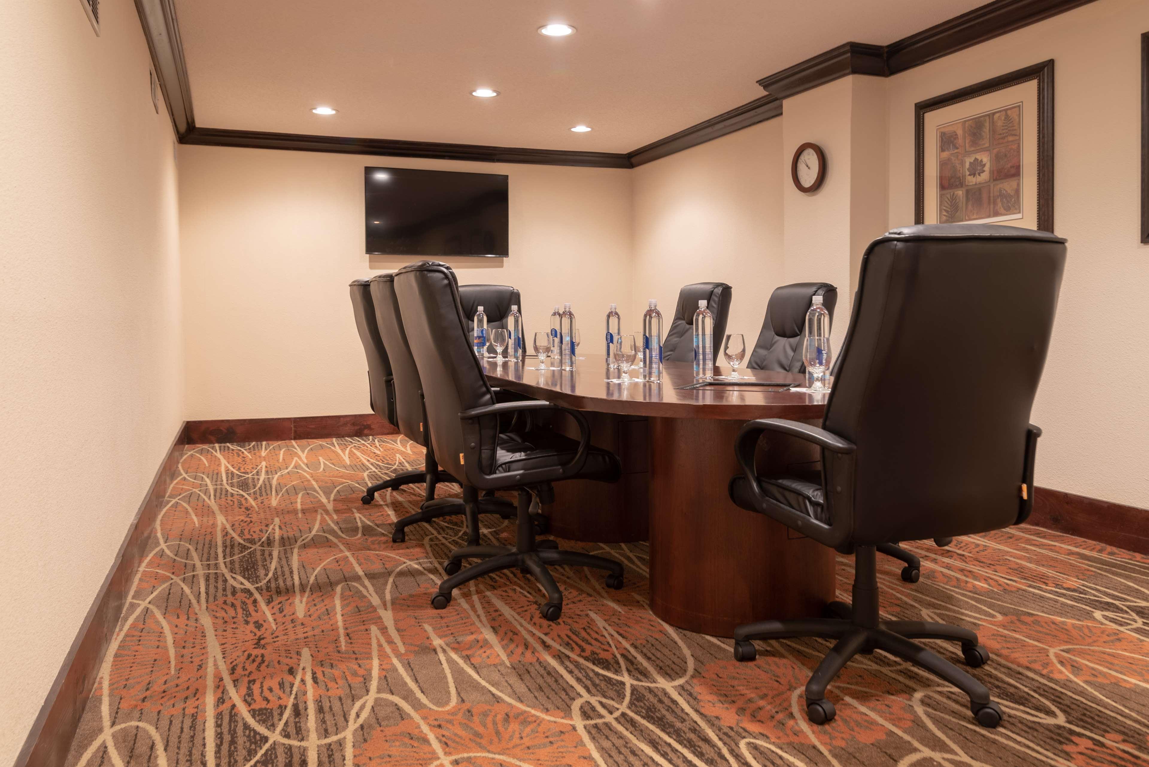 Hotel Doubletree By Hilton Norfolk Airport Exterior foto