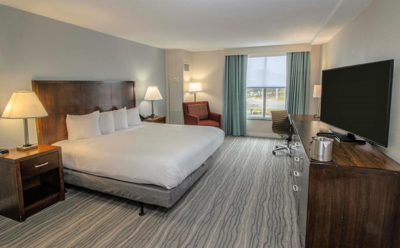 Hotel Doubletree By Hilton Norfolk Airport Exterior foto