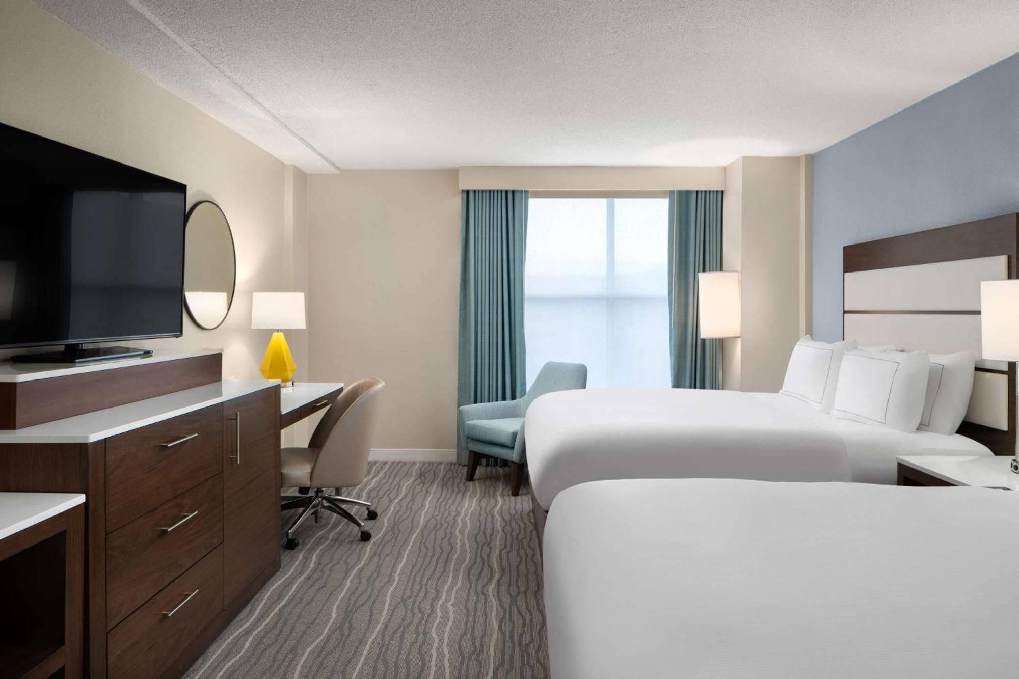 Hotel Doubletree By Hilton Norfolk Airport Exterior foto