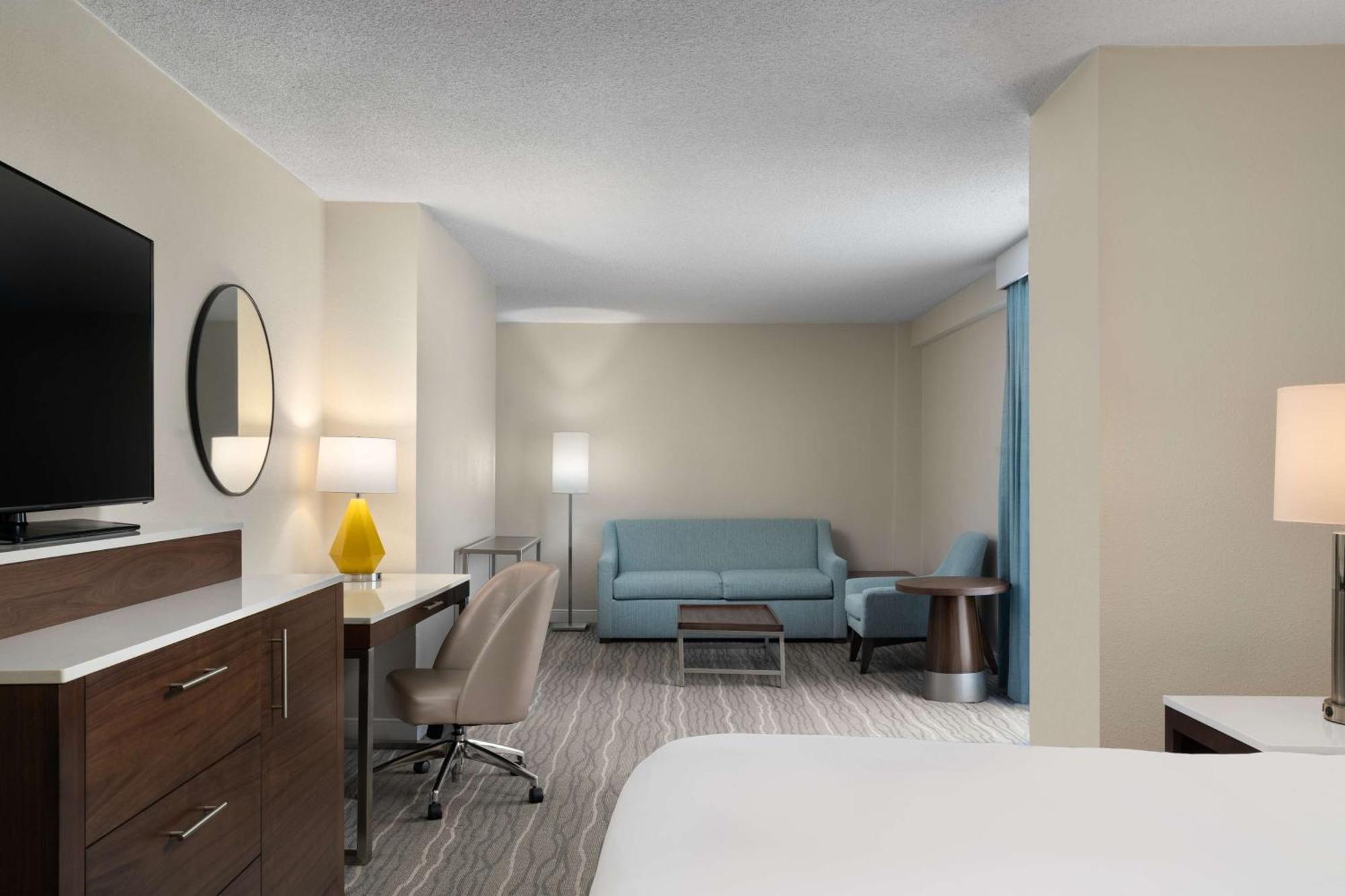 Hotel Doubletree By Hilton Norfolk Airport Exterior foto